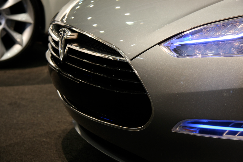 Illustration for article titled Tesla Model S Electric Sedan Prototype Has a Giant Touch Dashboard